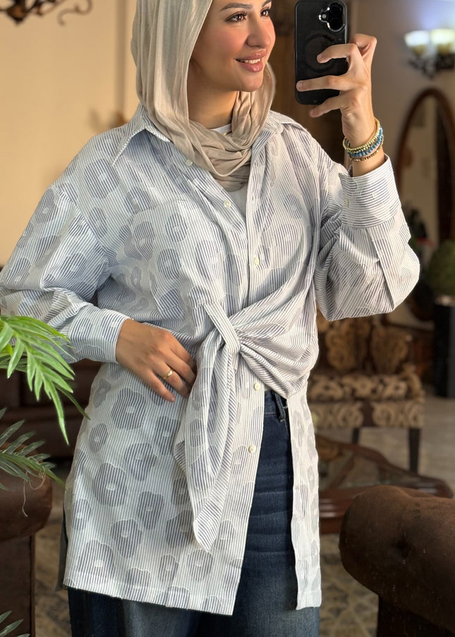 flowy shirt 🤍💙